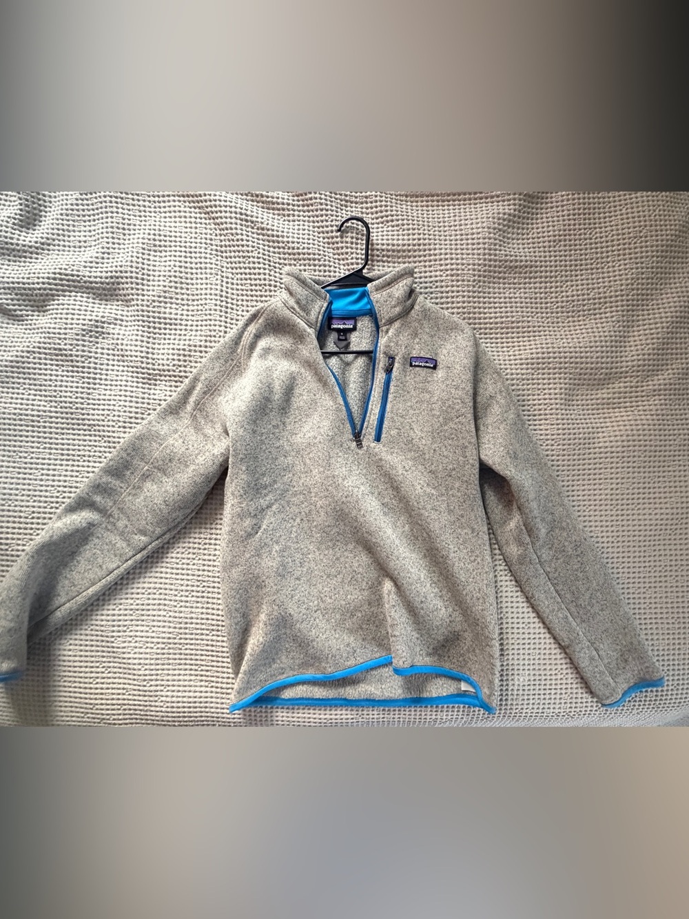 Patagonia Men's Light Gray Quarter-Zip Fleece with Blue Trim